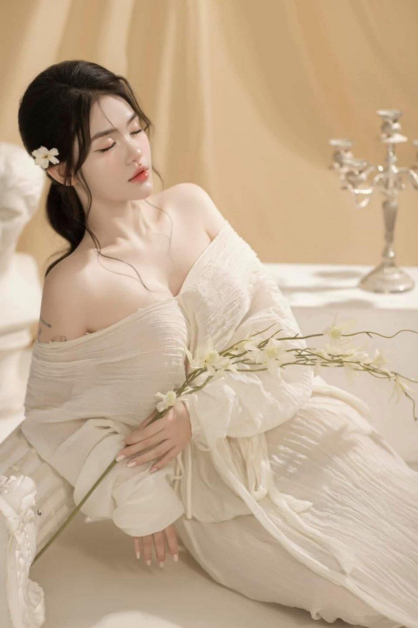"Tôi là nhà thám hiểm" Người đẹp top 168CM, đôi chân siêu đẹp, thò tay vào quần lót chạm vào lỗ, góc nhìn siêu cận cảnh sâu trong họng, đóng cọc cưỡi nổ...